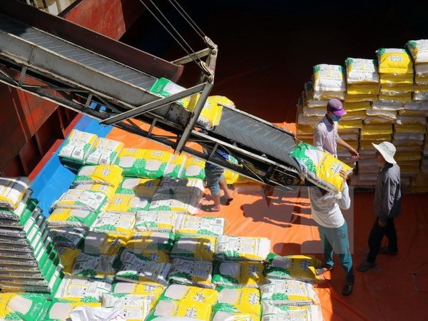 Import-export surges nearly 40 percent ảnh 1