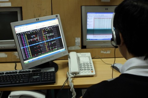 Shares slump from three-day rise ảnh 1