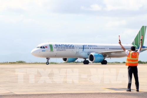 Phu Cat airport welcomes first international flight ảnh 1