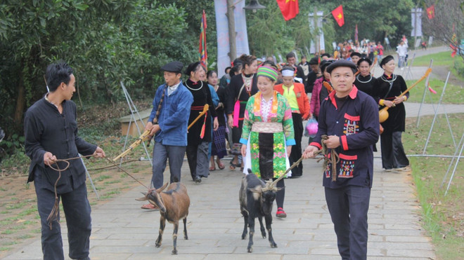 Ethnic groups celebrate New Year with various activities ảnh 1