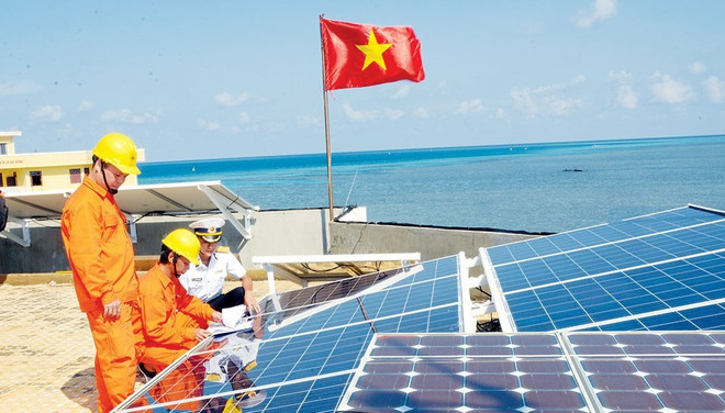 EVN strives to maintain power supply for Truong Sa ảnh 1