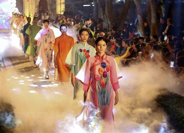 Design contest aims to help ao dai go global ảnh 1 Design contest aims to help ao dai go global ảnh 1