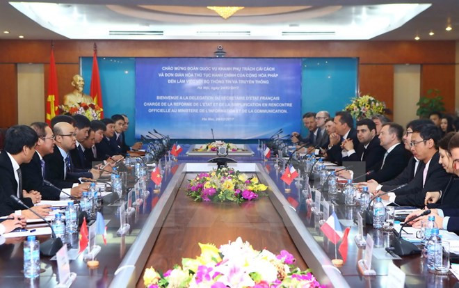 Vietnam, France discuss IT, e-government cooperation ảnh 1