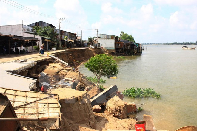Mekong blighted by river erosion ảnh 1