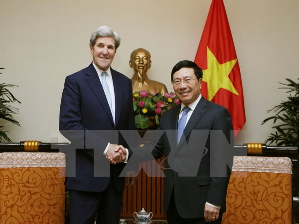 Deputy PM Pham Binh Minh receives John Kerry ảnh 1