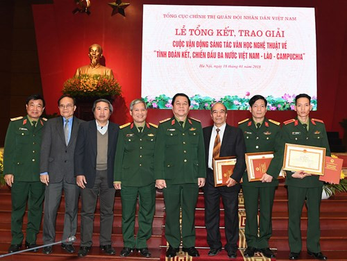 Literature, art works highlight Vietnam-Laos-Cambodia solidarity ảnh 1