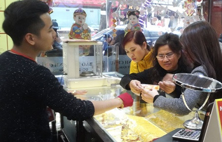 Gold prices fall in domestic market ảnh 1 Gold prices fall in domestic market ảnh 1