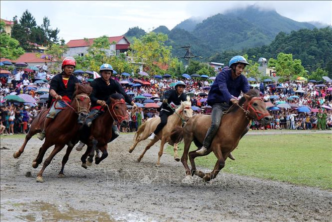 Lao Cai promotes Bac Ha into unique tourism area ảnh 1