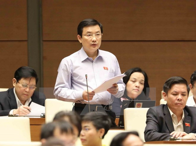 Lawmakers debate socio-economic development, State budget plans ảnh 1