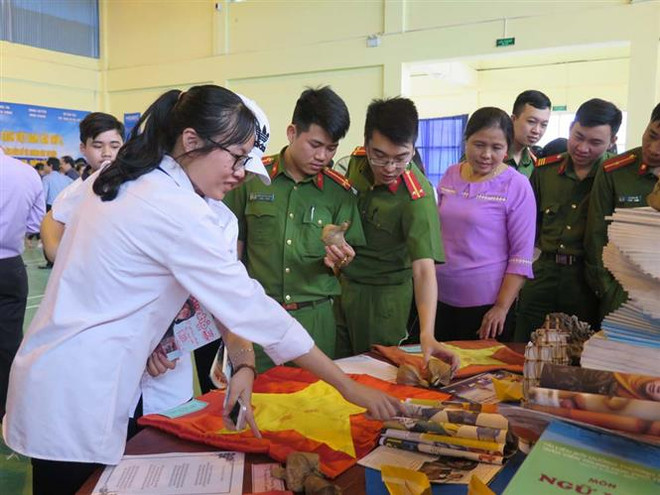 Hoang Sa, Truong Sa documents come to rural people in Hai Duong ảnh 1 Hoang Sa, Truong Sa documents come to rural people in Hai Duong ảnh 1