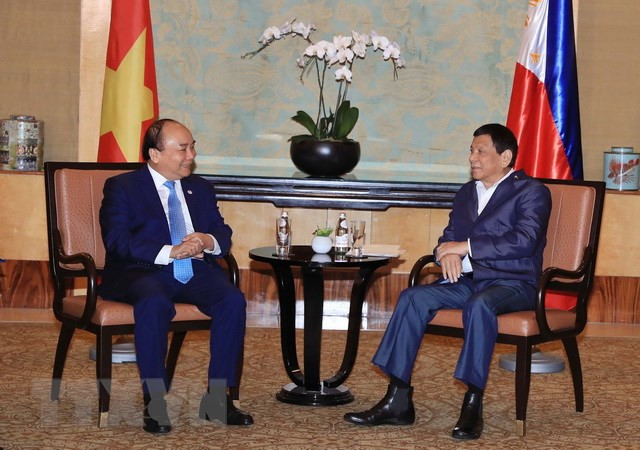 PM meets Philippine President on ASEAN Summit sidelines ảnh 1