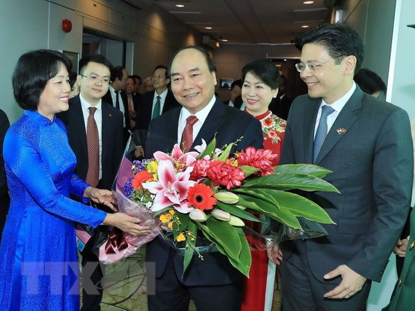Prime Minister begins official visit to Singapore ảnh 1 Prime Minister begins official visit to Singapore ảnh 1