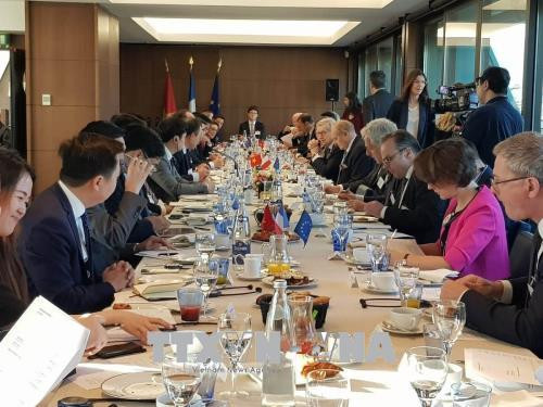 Vietnam, France seek link-up in e-government development ảnh 1