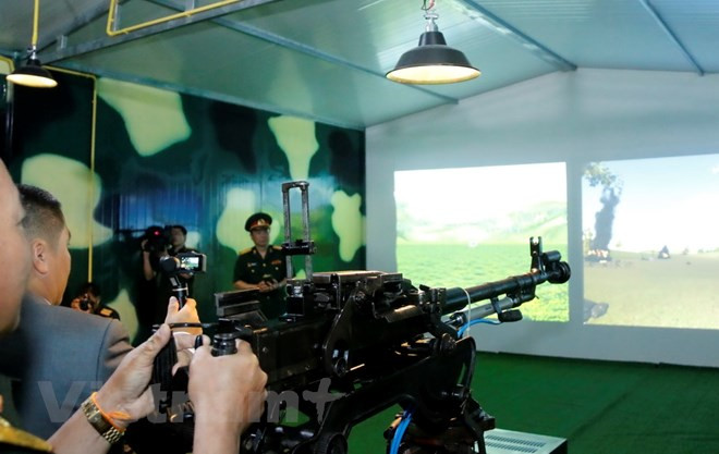 Vietnam hands over simulation training centre to Laos ảnh 1