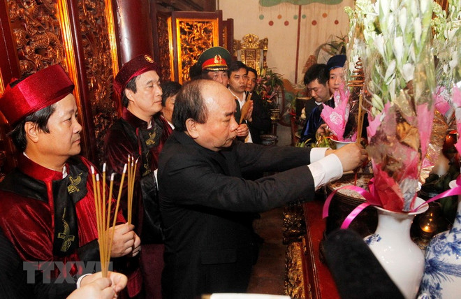 Incense offering ceremony held in honour of Hung Kings ảnh 1