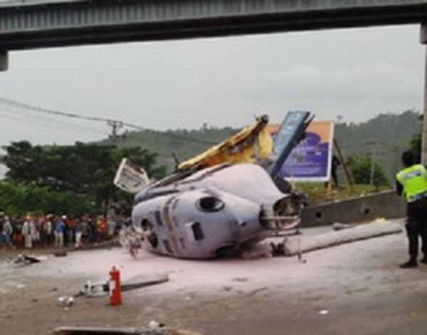 Helicopter crash in Indonesia kills one, injures nine others ảnh 1