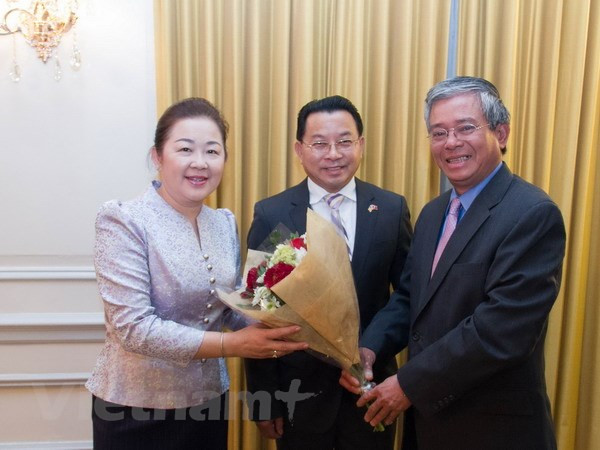 Vietnam’s Ambassador to US pays New Year visit to Lao embassy ảnh 1 Vietnam’s Ambassador to US pays New Year visit to Lao embassy ảnh 1
