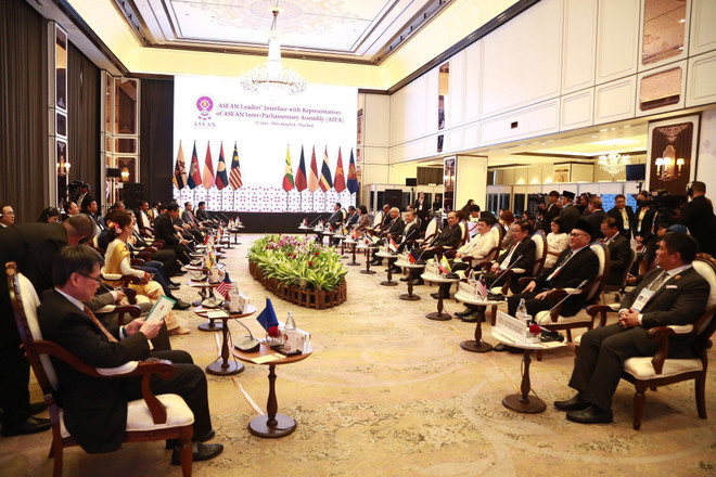 ASEAN leaders meet representatives of AIPA, ASEAN-BAC, ASEAN Youth ảnh 1