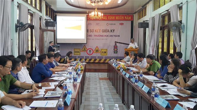 Project helps improve traffic safety in school zones ảnh 1
