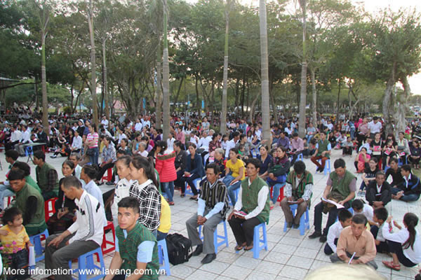 Quang Tri: La Vang festival hosts over 50,000 pilgrims ảnh 1