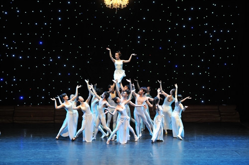 Balanchine ballets in HCM City Opera House ảnh 1