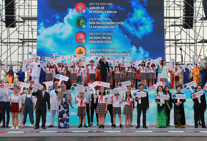 Vietnam announces commitment to UN traffic accident reduction goal ảnh 1