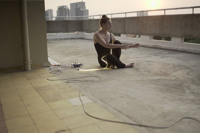 French artists to perform contemporary dance Bleu Neon ảnh 1