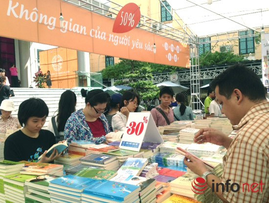  Hanoi vibrant with Autumn book fair 2015 ảnh 1