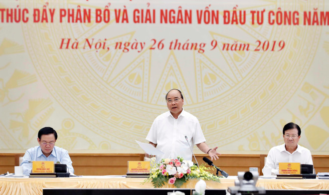 PM urges speeding up disbursement of public investment capital ảnh 1