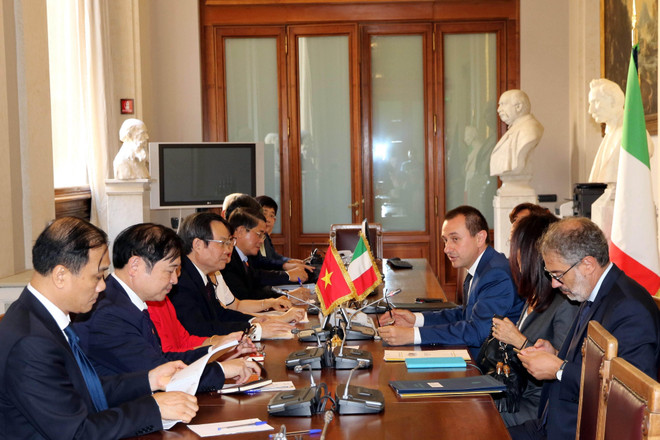 NA Vice Chairman meets with leaders of Italy’s lower house ảnh 2