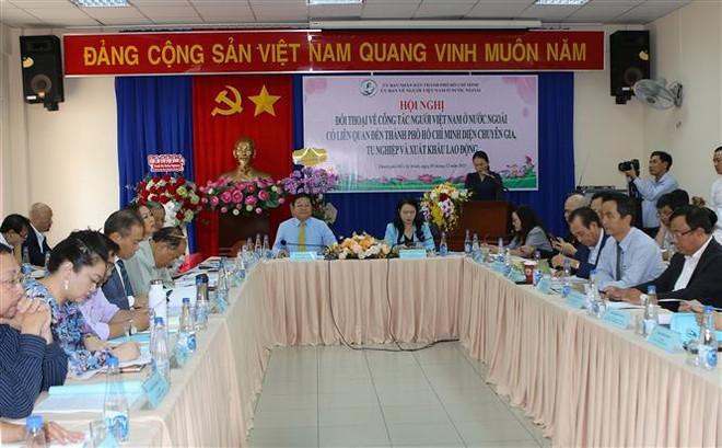 Measures sought to provide comprehensive support for Vietnamese guest workers ảnh 1