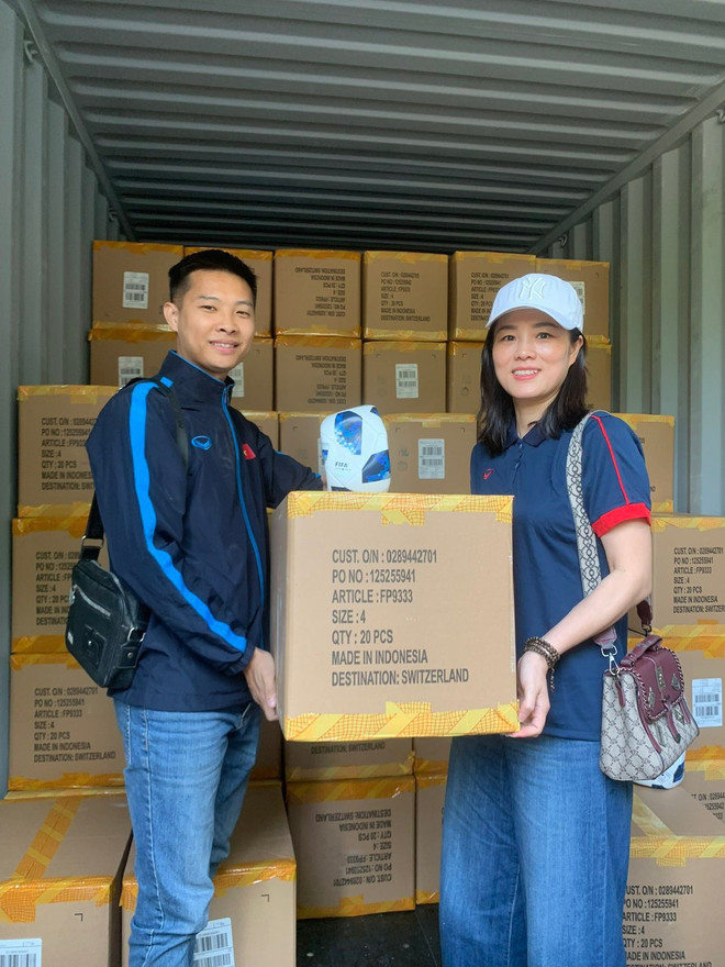 FIFA donates over 50,000 balls to schools in Vietnam ảnh 1