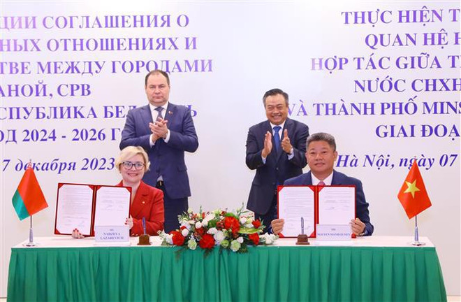 Hanoi hopes for stronger partnership with capital city of Belarus ảnh 1