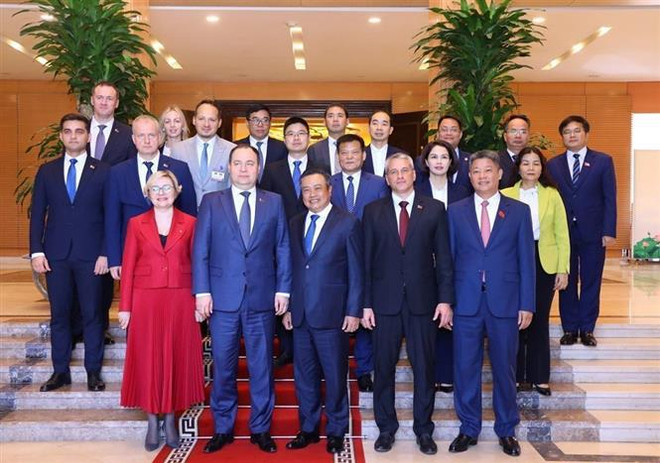 Hanoi hopes for stronger partnership with capital city of Belarus ảnh 2