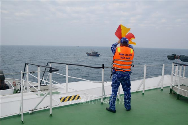 Vietnam, China coast guards conduct joint patrol ảnh 1 Vietnam, China coast guards conduct joint patrol ảnh 1