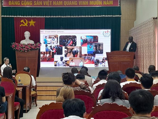 Cashew exporters from Ivory Coast explore cooperative opportunities with Binh Phuoc ảnh 1
