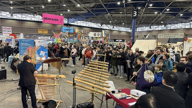 Vietnamese culture spotlighted at Asian fair in France ảnh 1