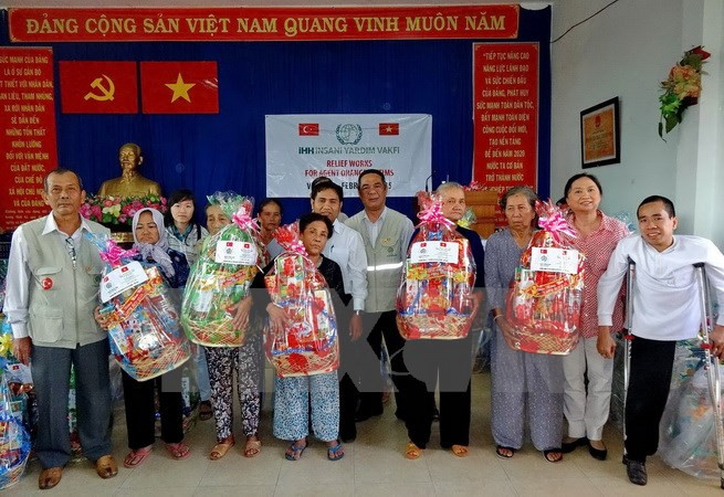 HCM City provides happier Tet for poor people ảnh 1