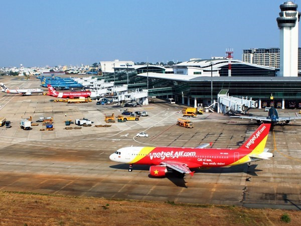 Local airlines asked to lower airfares ảnh 1