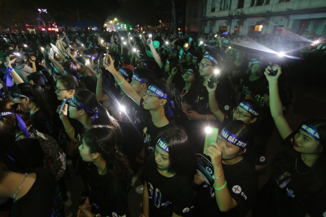 Over 910 million VND saved during Earth Hour in Vietnam ảnh 1 Over 910 million VND saved during Earth Hour in Vietnam ảnh 1