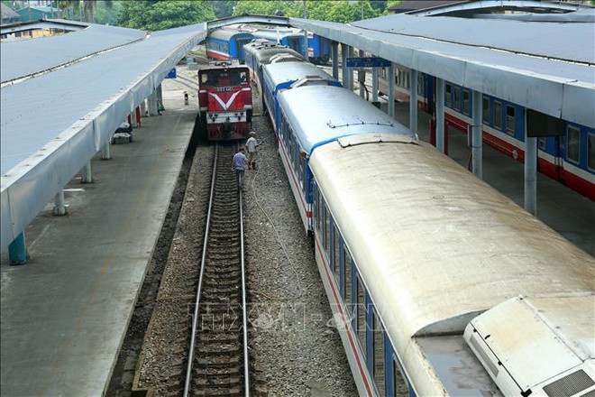 Railway proposed to link Vung Ang Port with Laos ảnh 1
