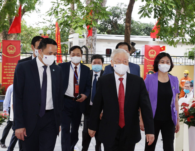 Incumbent, former top officials head to polls in Hanoi ảnh 2 Incumbent, former top officials head to polls in Hanoi ảnh 2