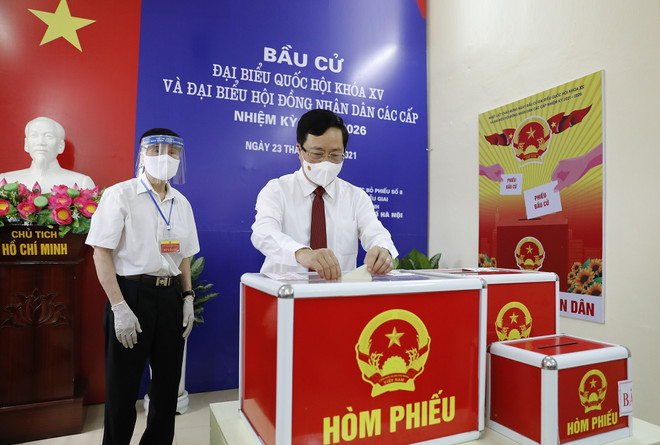 Incumbent, former top officials head to polls in Hanoi ảnh 3 Incumbent, former top officials head to polls in Hanoi ảnh 3