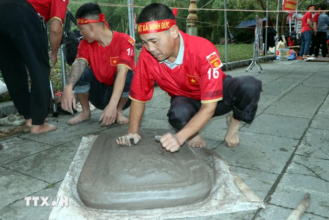 Vietnamplus Clay firecracker festival symbolises cultural beauty of Spring ảnh 2 Vietnamplus Clay firecracker festival symbolises cultural beauty of Spring ảnh 2