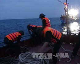 Vietnam rescues distressed Philippine at sea ảnh 1