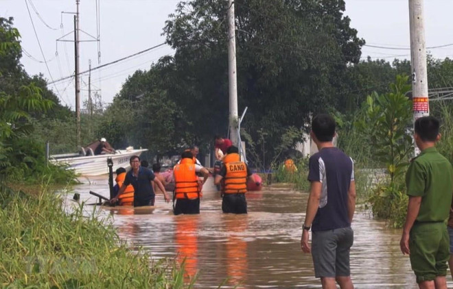 Vietnam, Japan share measures to cope with flash flood, landslides ảnh 1 Vietnam, Japan share measures to cope with flash flood, landslides ảnh 1