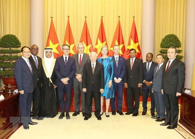Party, State leader welcomes newly-accredited foreign ambassadors ảnh 1