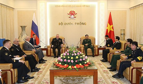 General staff chief Phan Van Giang meets Russian naval commander ảnh 1 General staff chief Phan Van Giang meets Russian naval commander ảnh 1