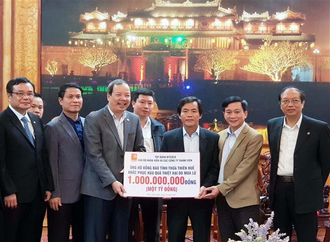 Flood victims in Thua Thien - Hue receive support ảnh 1