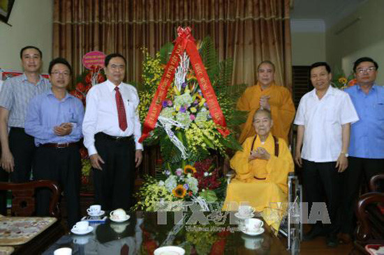 VFF leader extends greetings on Buddha’s birthday ảnh 1